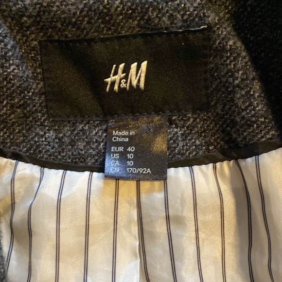 H&M blazer/jacket size 10. - Picture 2 of 3